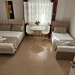 Eden Sea View Apartamento *