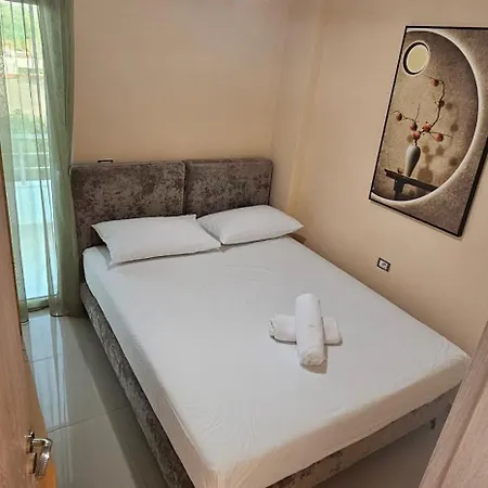 Eden Sea View Apartman *