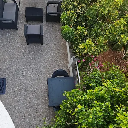 Eden Sea View Apartmán *