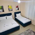 Eden Sea View 아파트