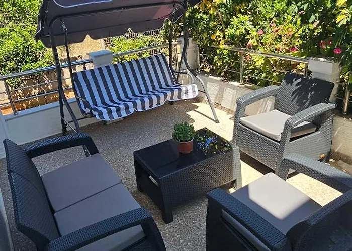 Eden Sea View Apartment *